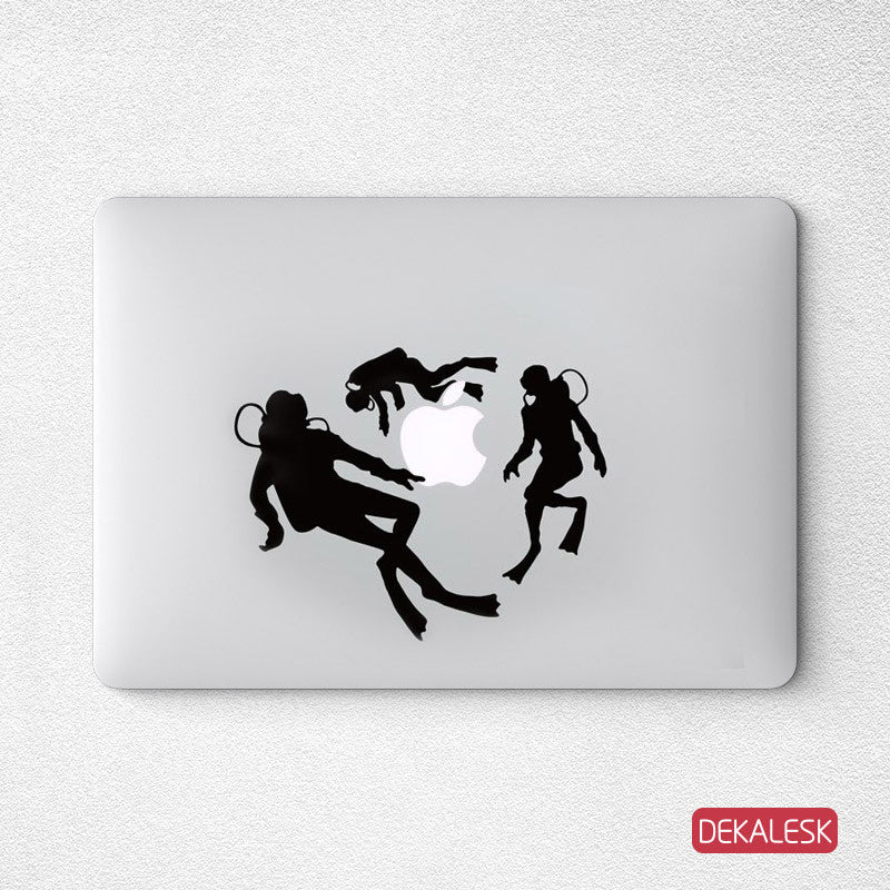 Scuba Divers - MacBook Decal - DEKALESK